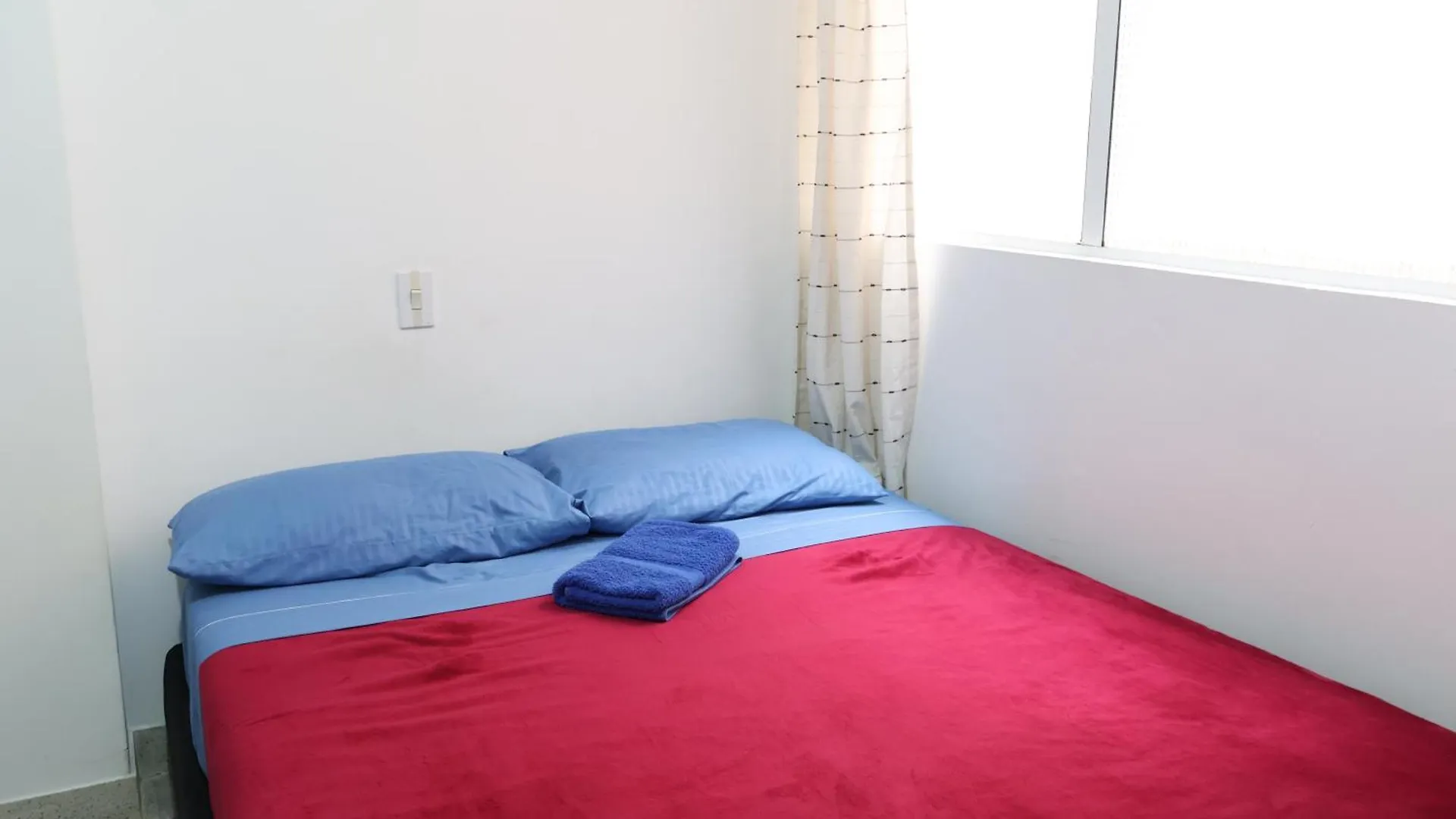 Living Poblado Manila 3028 Habitacion Doble Medellin Homestay